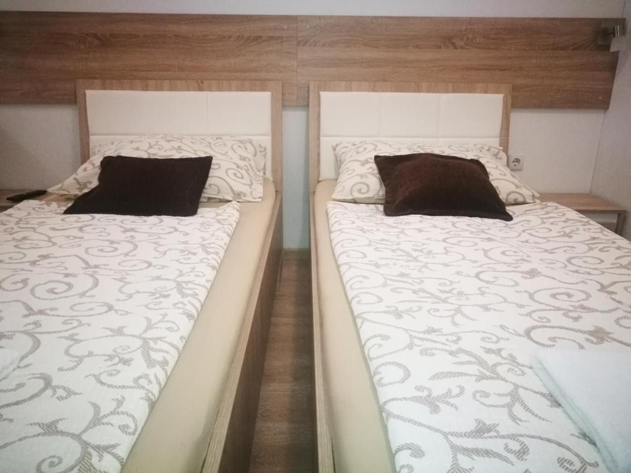 סלאבונסקי ברוד Rooms Aracic מראה חיצוני תמונה